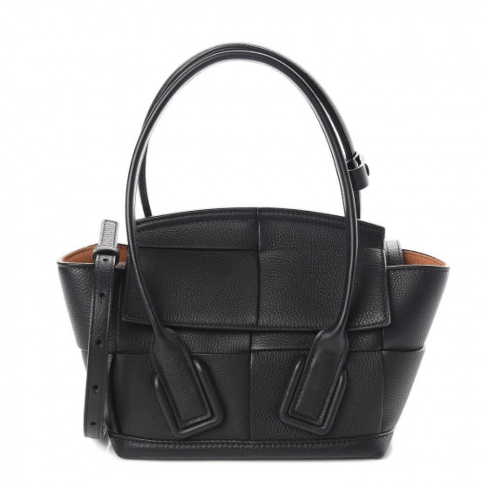 Grained Calfskin Mini Maxi Intrecciato Arco 33 Bla